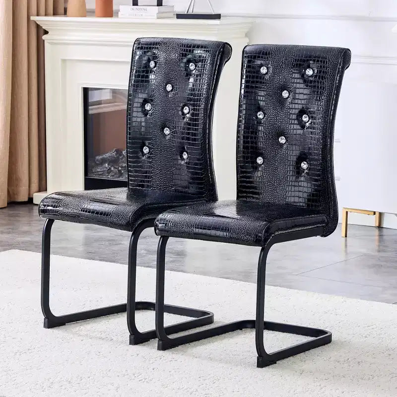 Set di 2 sedie da pranzo retrò imbottite effetto pelle di alligatore con gambe in metallo nero
