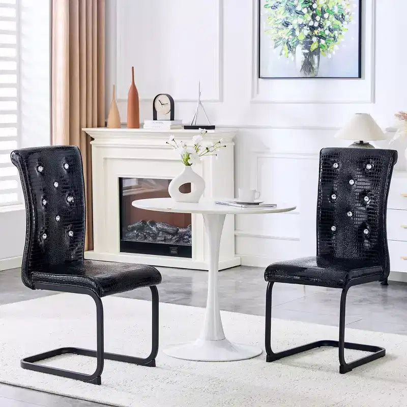 Set di 2 sedie da pranzo retrò imbottite effetto pelle di alligatore con gambe in metallo nero