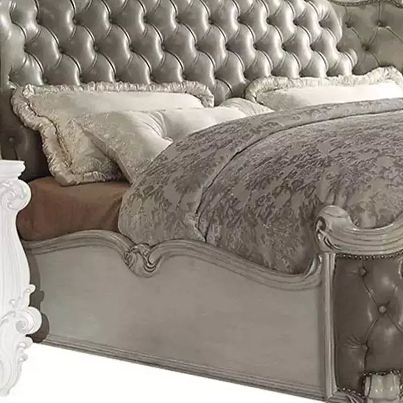 Letto matrimoniale Versailles in similpelle grigia vintage con finitura bianco osso